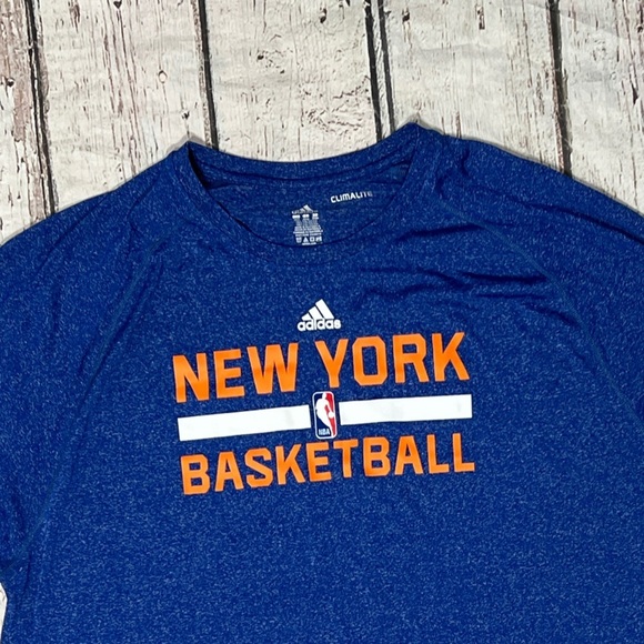 New York Knicks Climalite Adidas NBA Basketball Mens Long Sleeve Shirt - Picture 2 of 5
